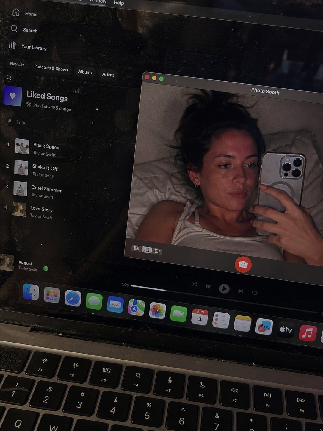Photo Booth MacBook Selfie Trend Generator