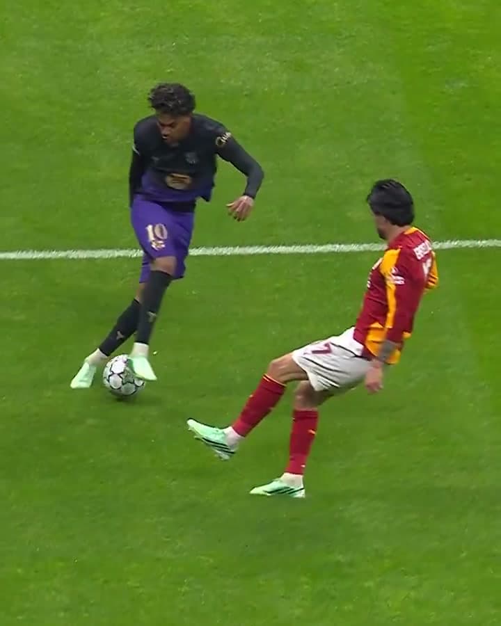 Lamine Yamal Dribbling AI Video