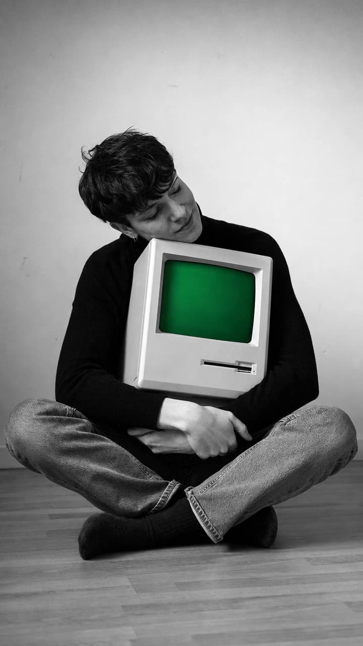 Steve Jobs Apple-Ad Style Video Generator